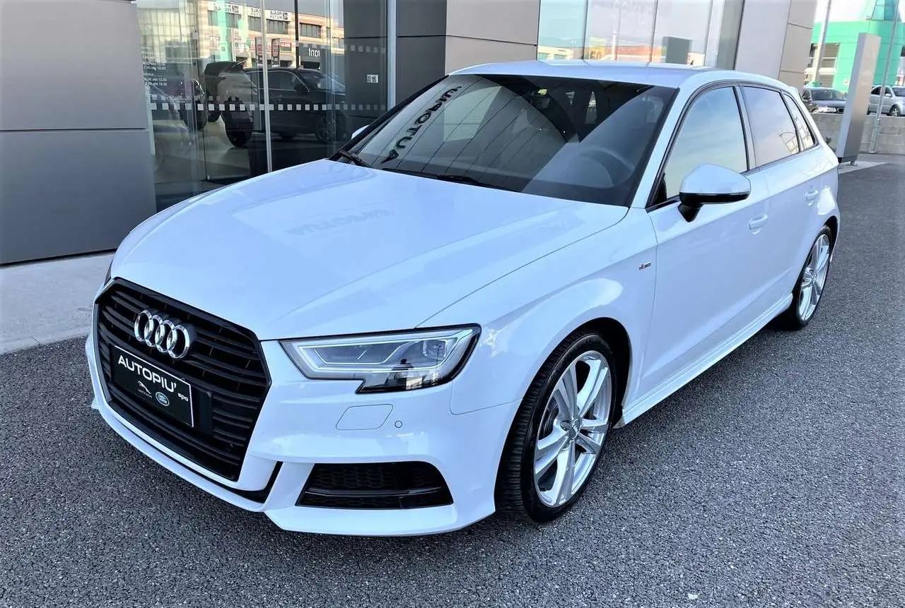 Photo 1 : Audi A3 2019 Diesel