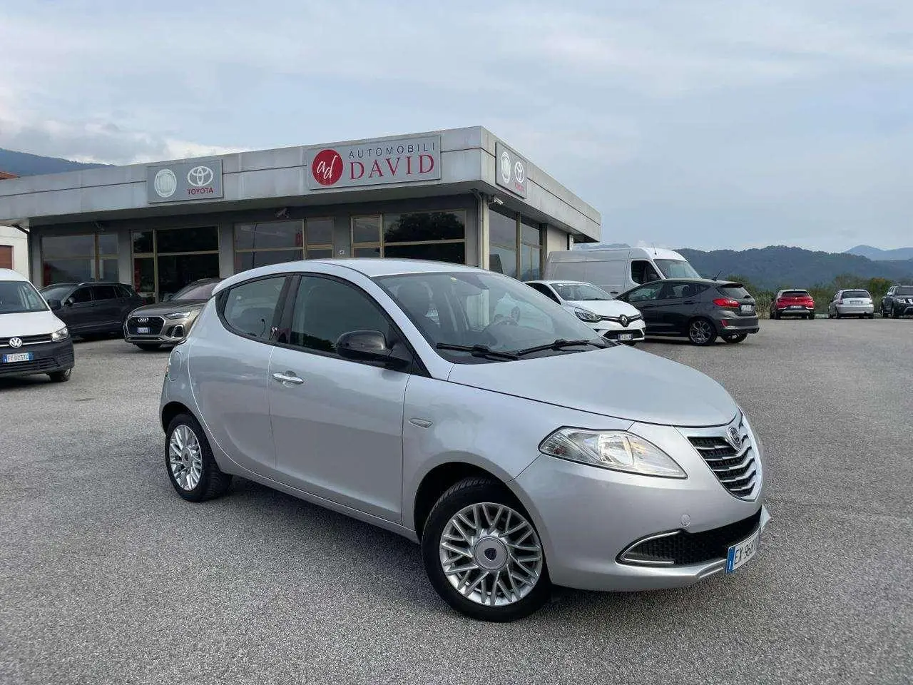 Photo 1 : Lancia Ypsilon 2015 Essence