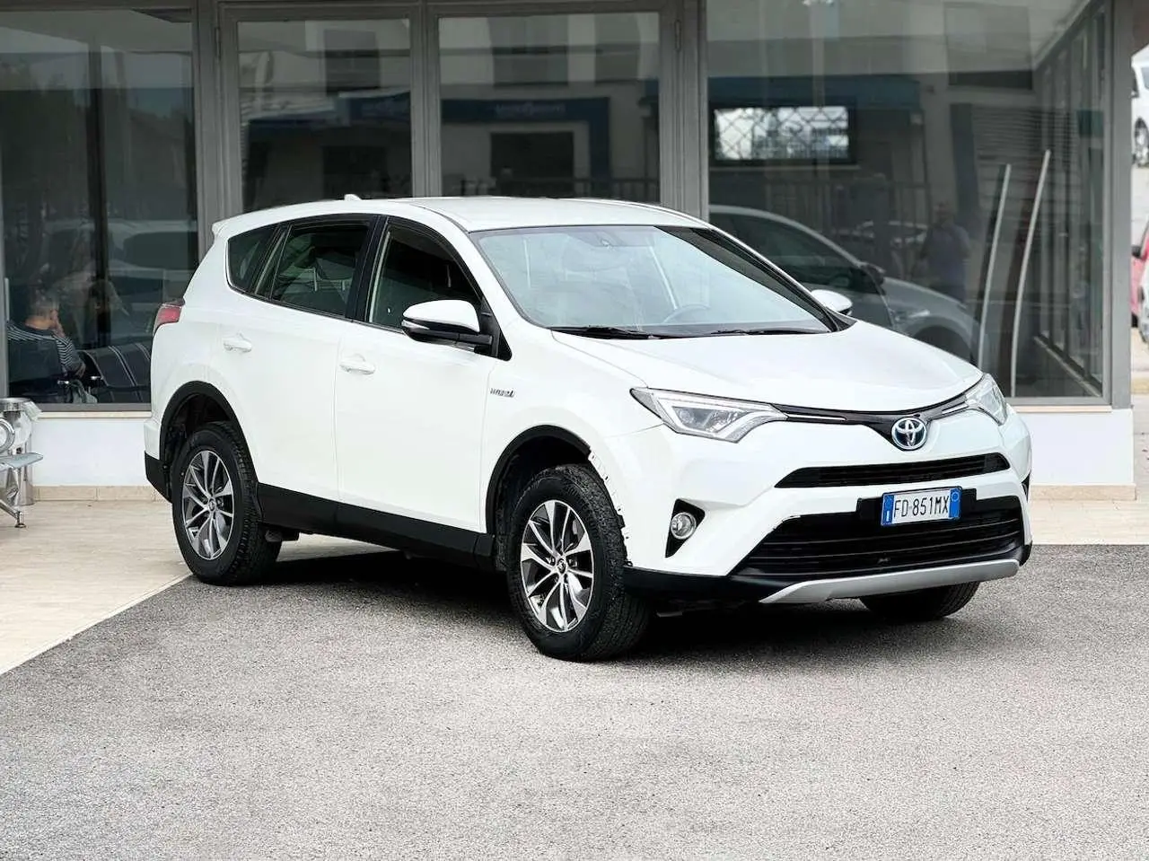 Photo 1 : Toyota Rav4 2016 Hybride