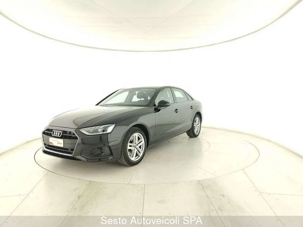 Photo 1 : Audi A4 2022 Hybride