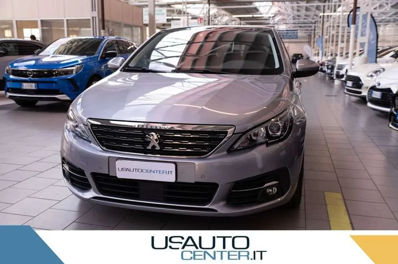 Photo 1 : Peugeot 308 2018 Essence