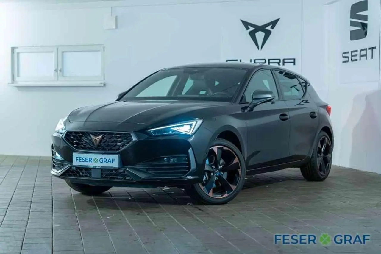 Photo 1 : Cupra Leon 2024 Petrol