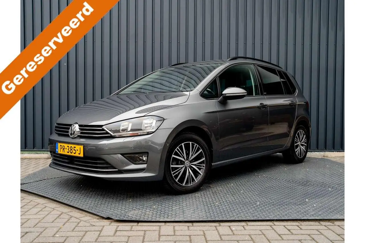 Photo 1 : Volkswagen Golf 2017 Petrol