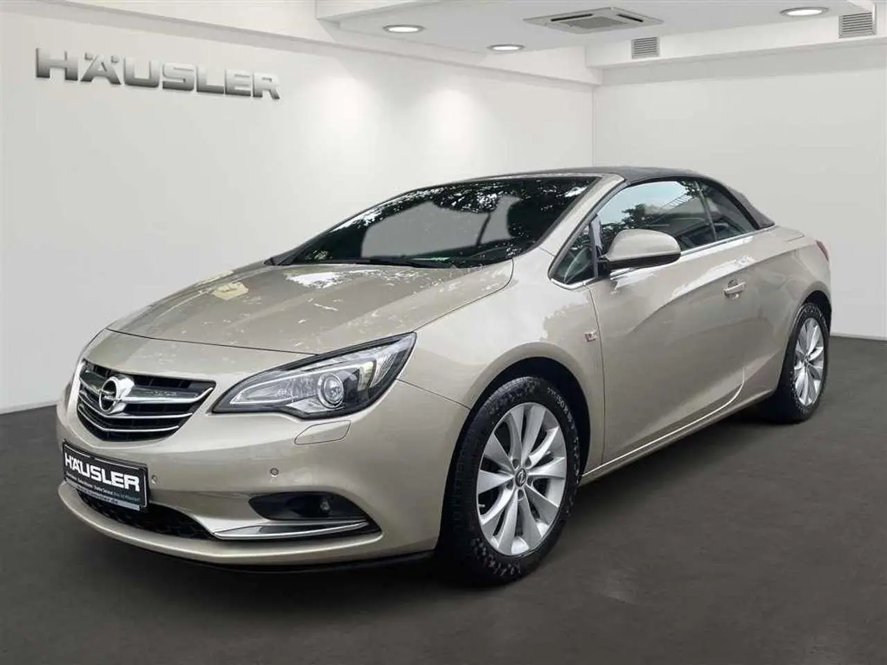 Photo 1 : Opel Cascada 2015 Essence