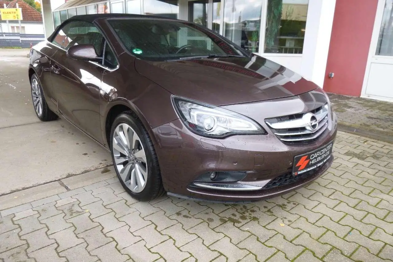 Photo 1 : Opel Cascada 2017 Petrol