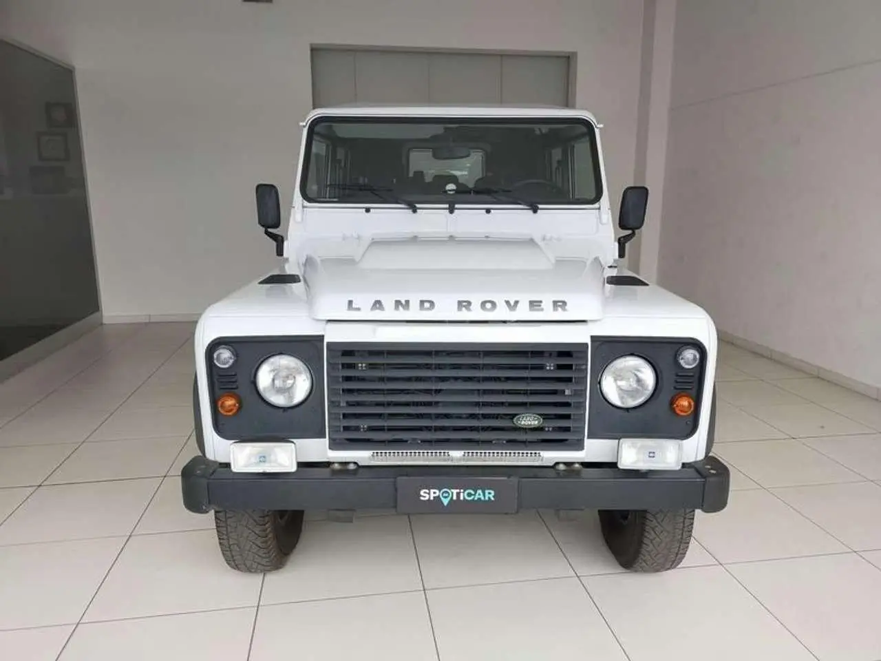 Photo 1 : Land Rover Defender 2014 Diesel