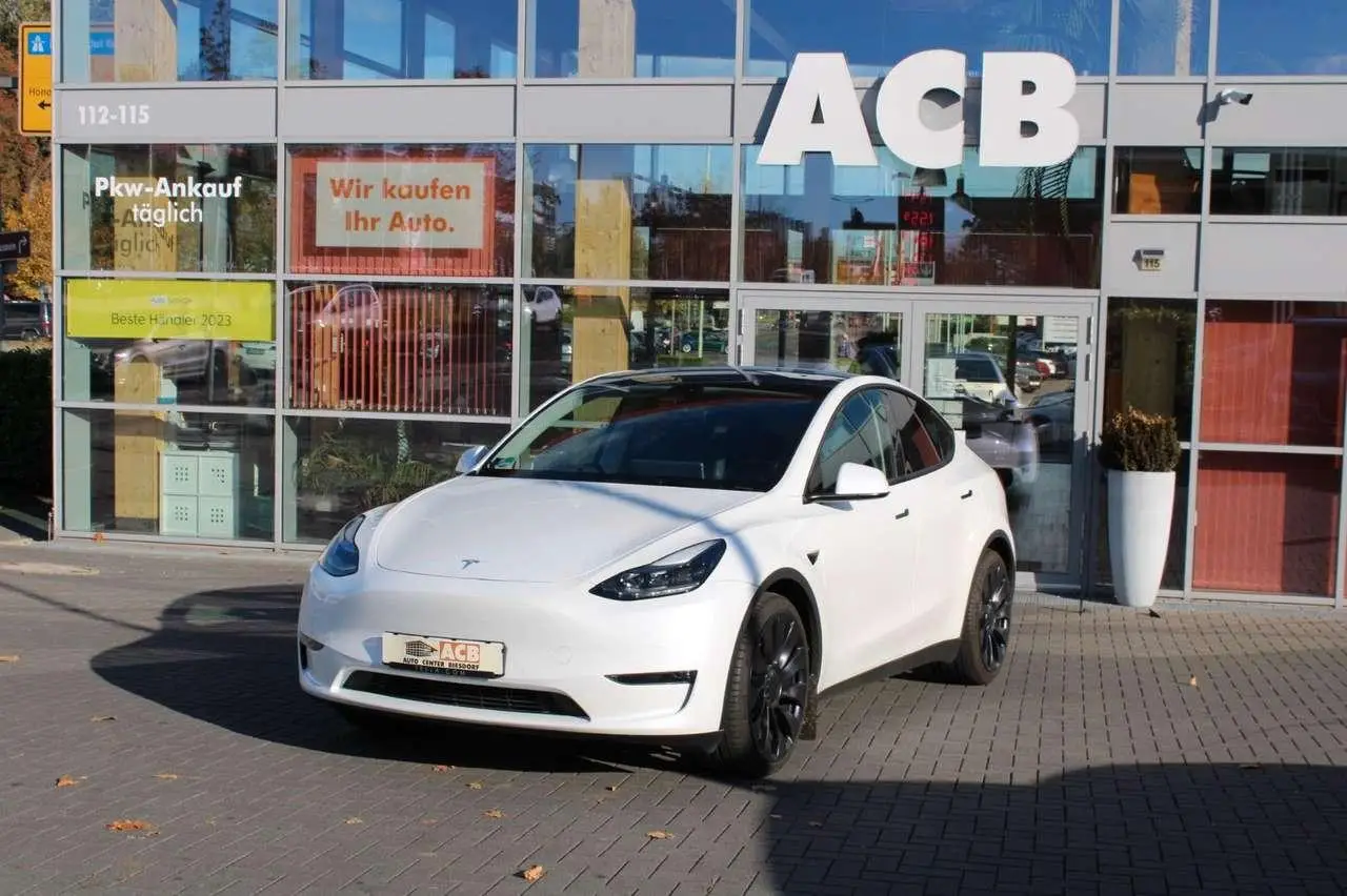 Photo 1 : Tesla Model Y 2022 Hybrid