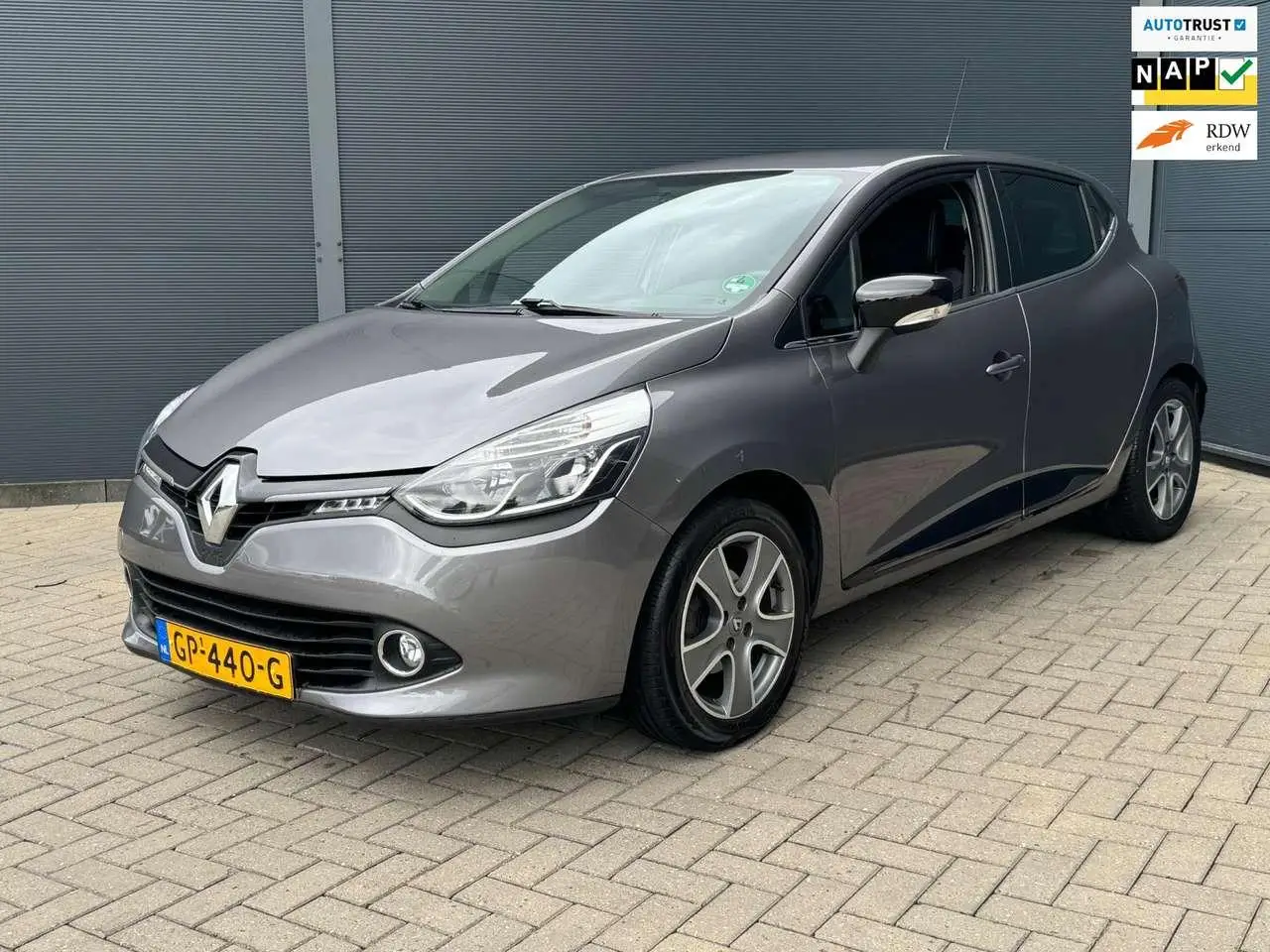 Photo 1 : Renault Clio 2015 Petrol