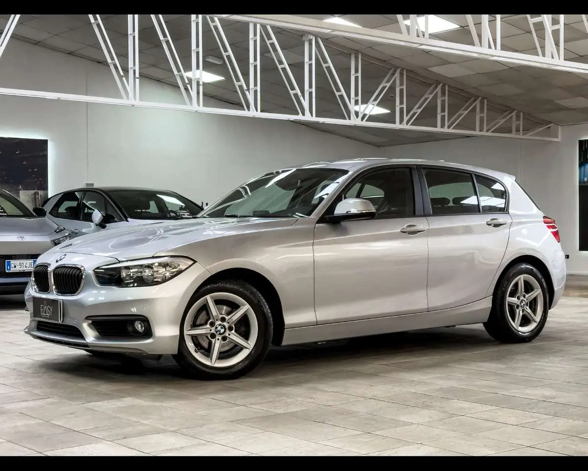 Photo 1 : Bmw Serie 1 2018 Diesel