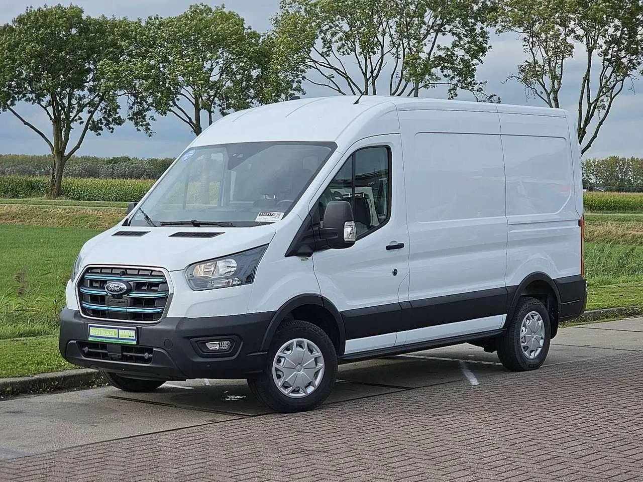 Photo 1 : Ford E-transit 2023 Electric