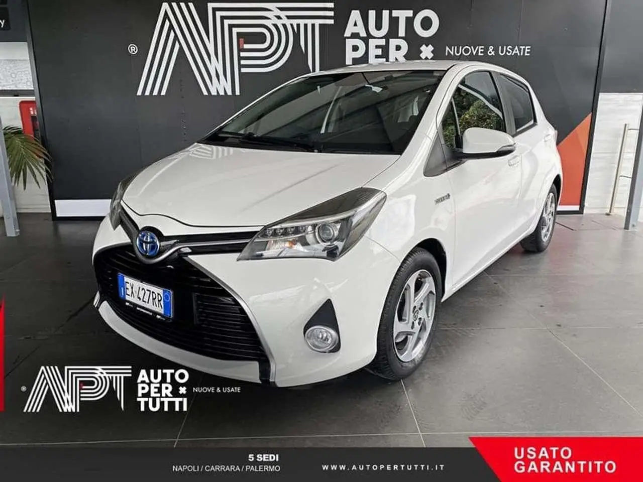 Photo 1 : Toyota Yaris 2015 Hybride