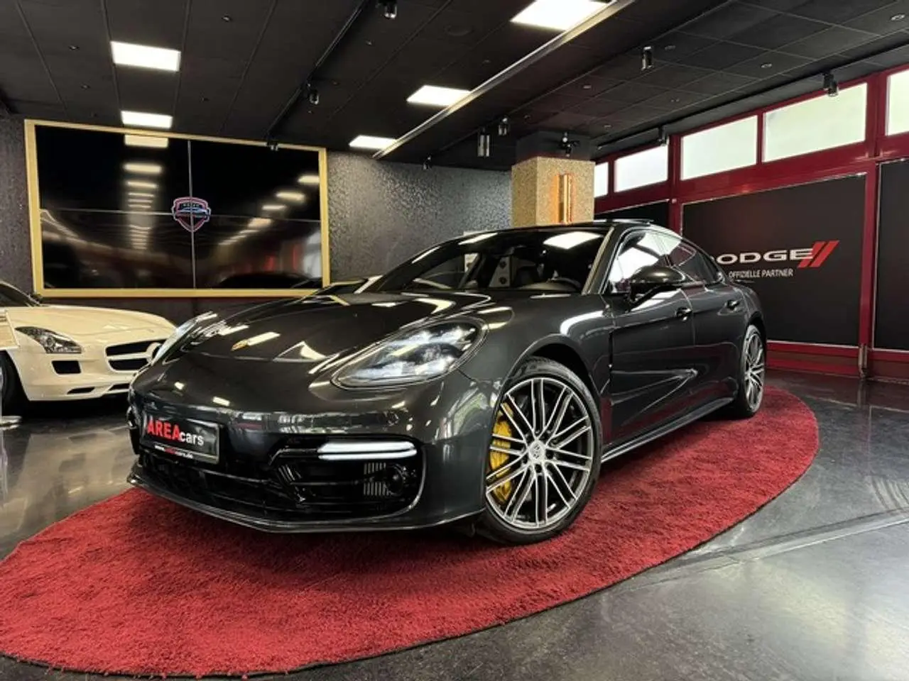 Photo 1 : Porsche Panamera 2019 Essence