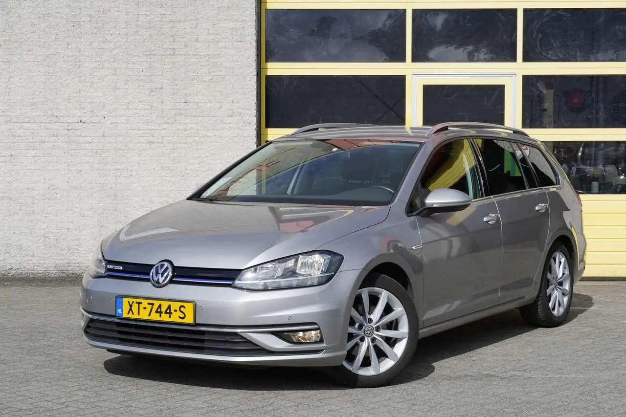 Photo 1 : Volkswagen Golf 2019 Petrol