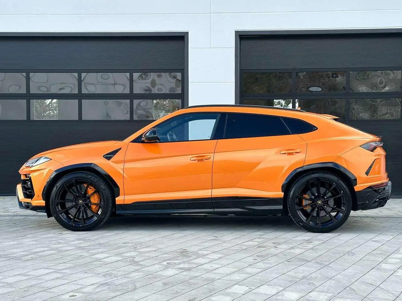 Photo 1 : Lamborghini Urus 2022 Petrol