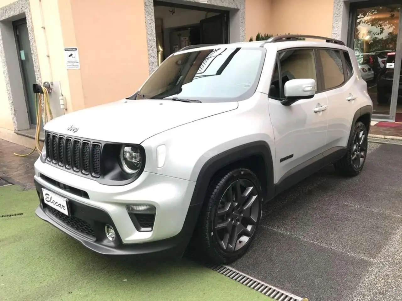 Photo 1 : Jeep Renegade 2020 Petrol