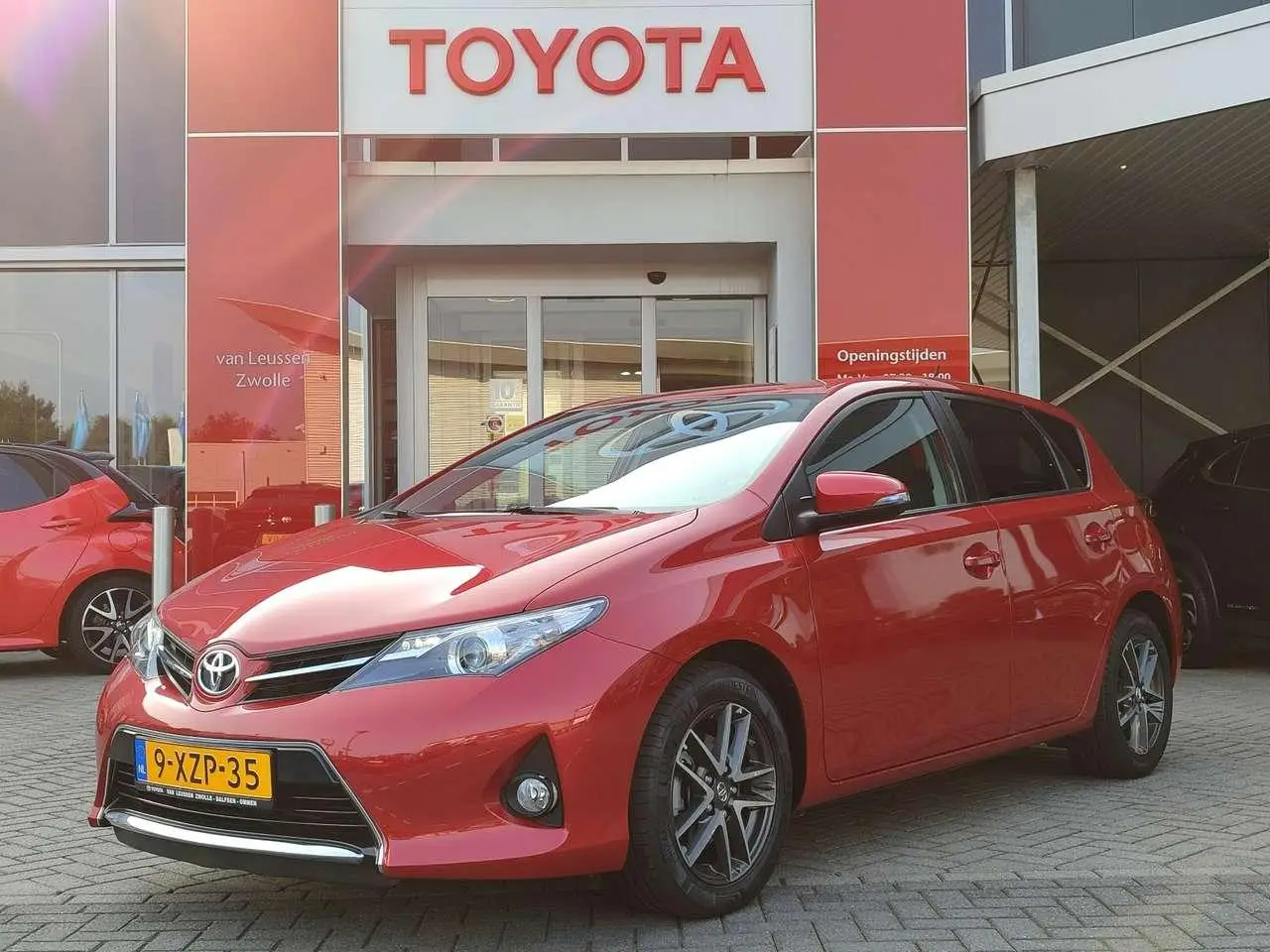 Photo 1 : Toyota Auris 2014 Petrol