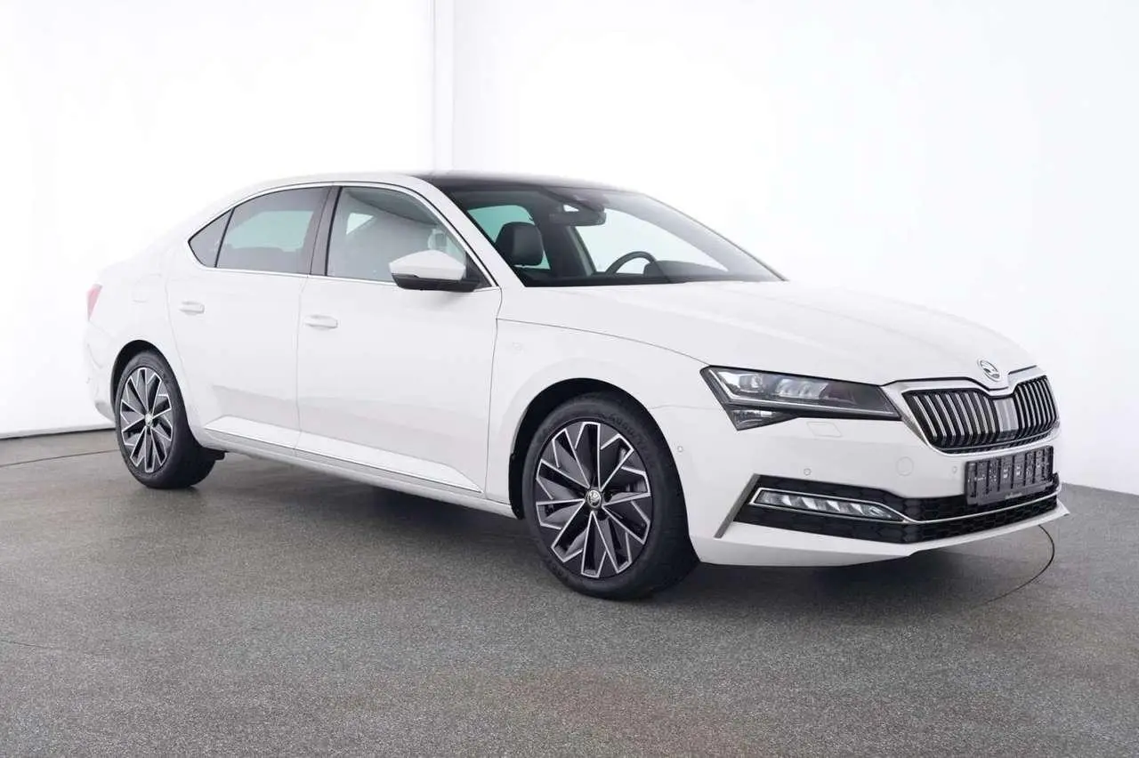 Photo 1 : Skoda Superb 2021 Petrol