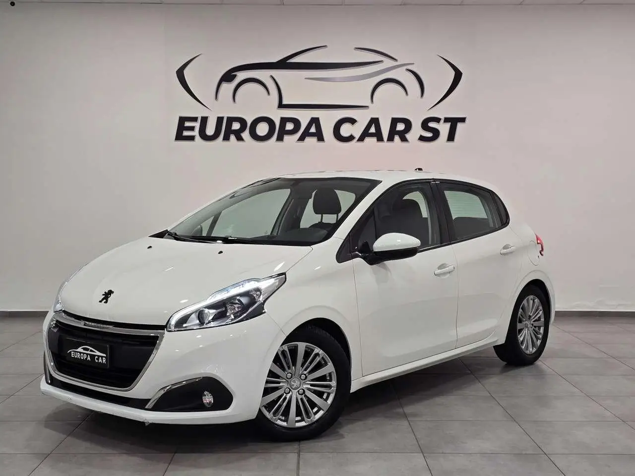 Photo 1 : Peugeot 208 2019 Petrol