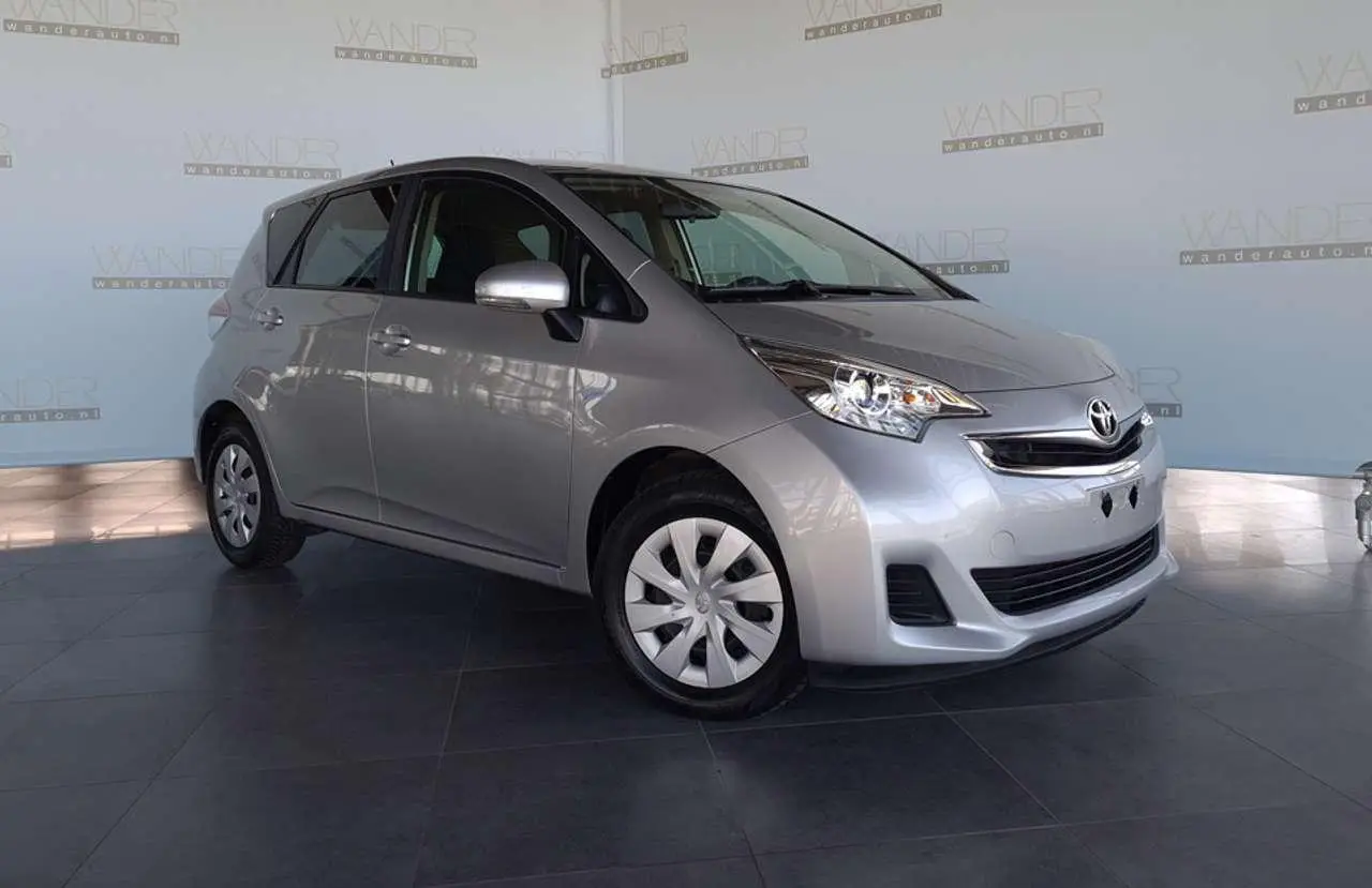 Photo 1 : Toyota Verso 2014 Petrol