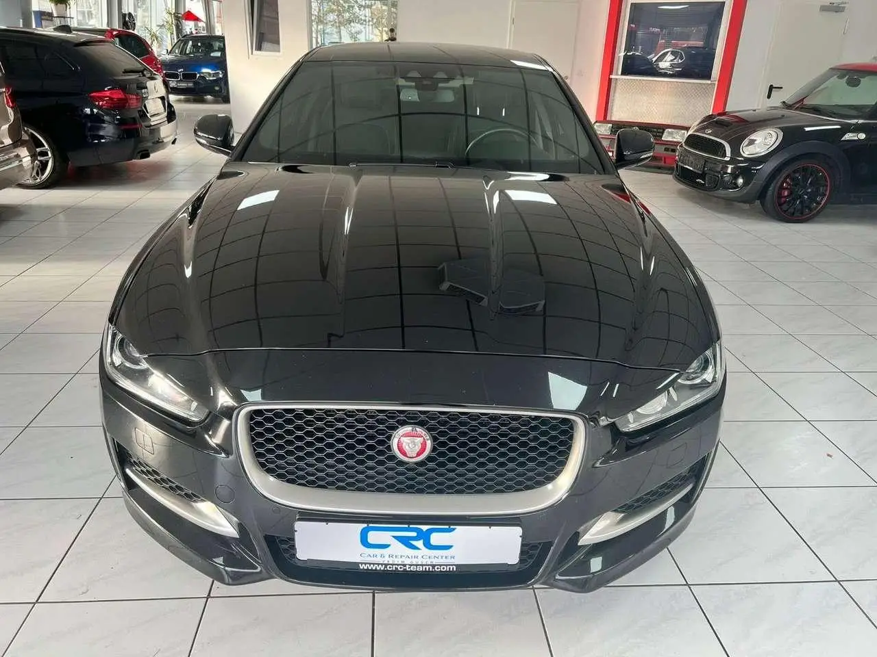 Photo 1 : Jaguar Xe 2017 Diesel