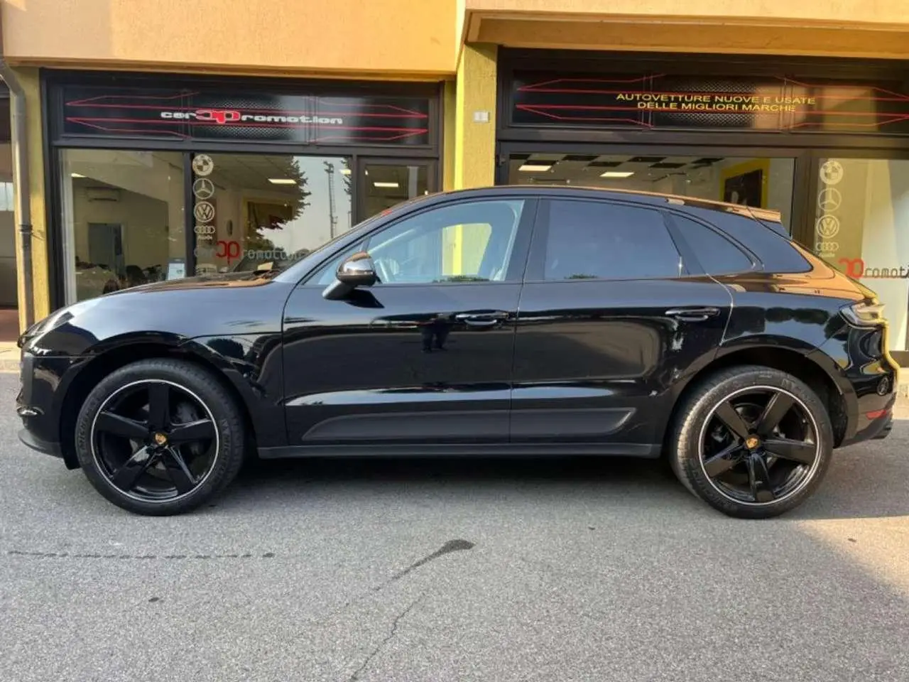 Photo 1 : Porsche Macan 2021 Essence