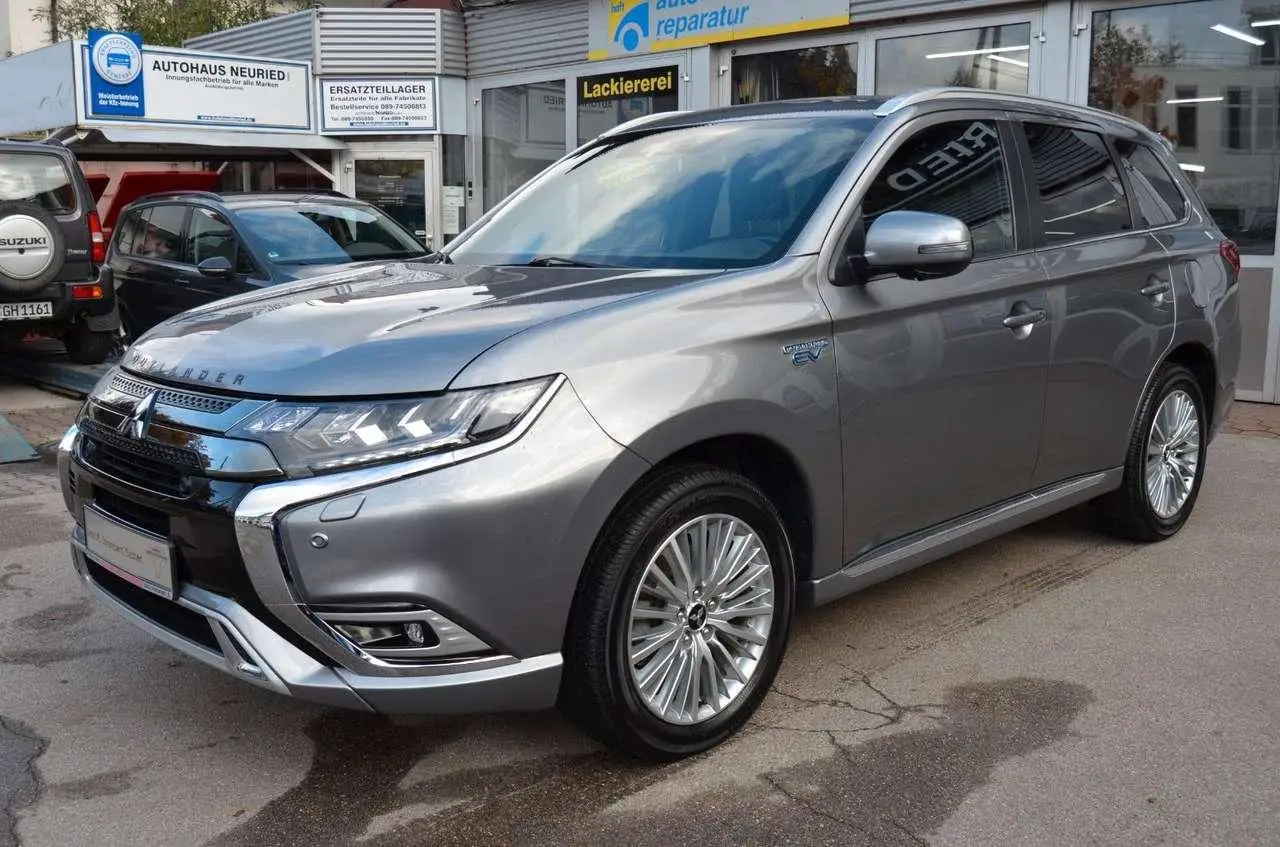 Photo 1 : Mitsubishi Outlander 2020 Hybrid