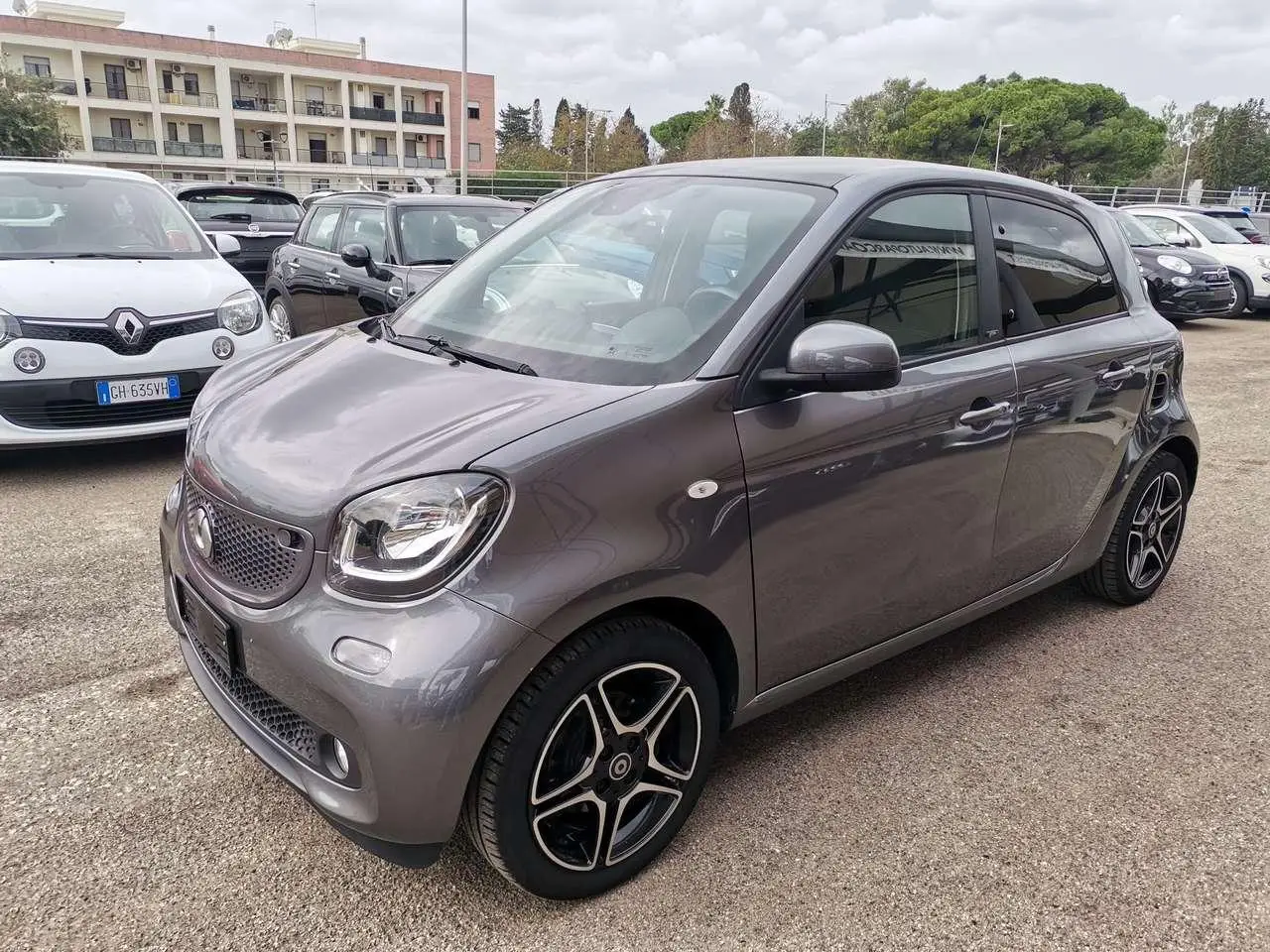 Photo 1 : Smart Forfour 2017 Petrol