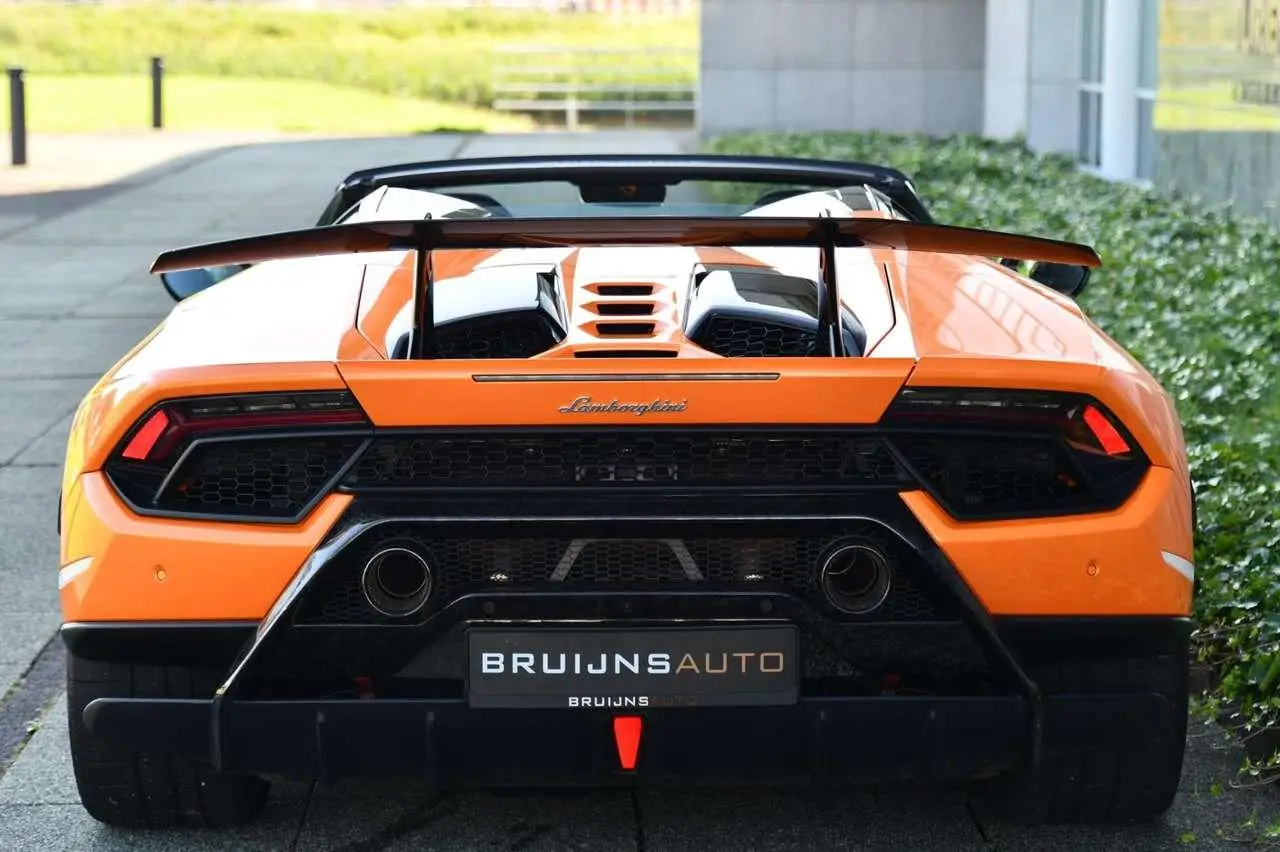 Photo 1 : Lamborghini Huracan 2019 Petrol