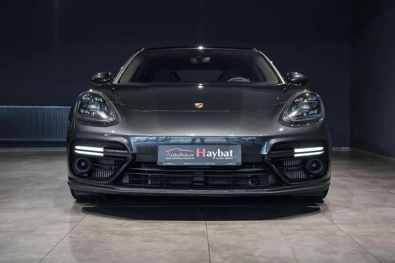 Photo 1 : Porsche Panamera 2018 Essence