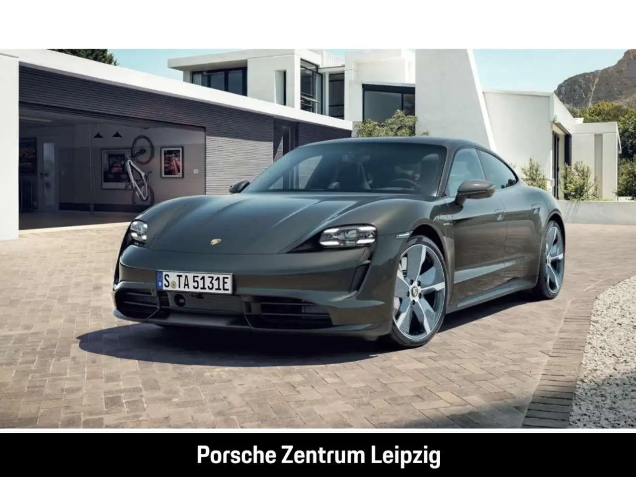 Photo 1 : Porsche Taycan 2021 Electric