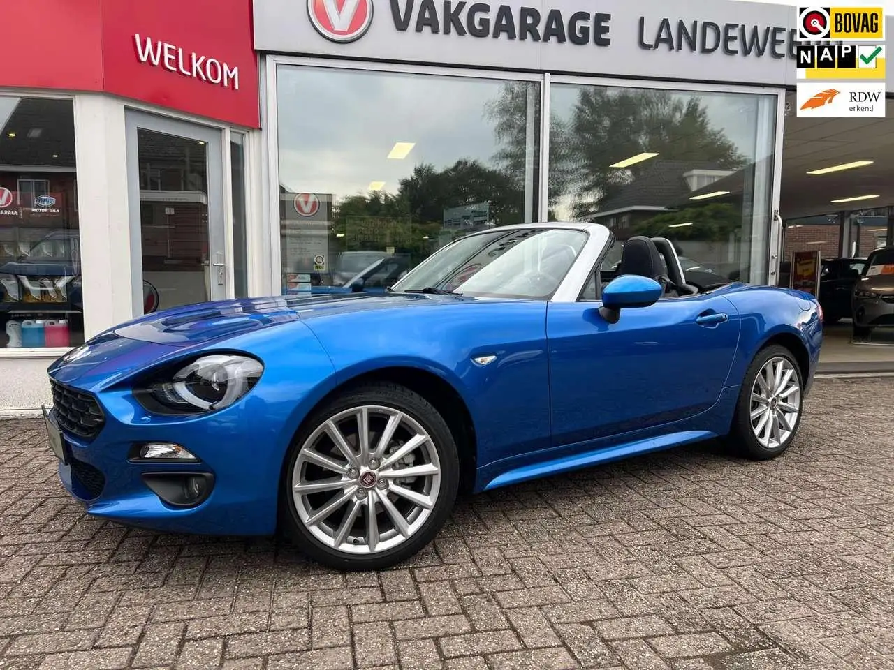 Photo 1 : Fiat 124 Spider 2017 Essence