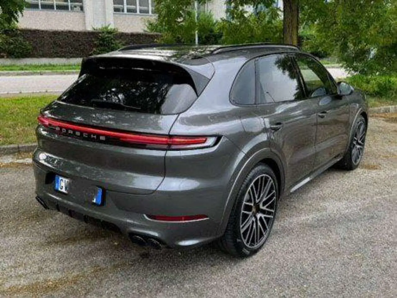 Photo 1 : Porsche Cayenne 2024 Hybrid