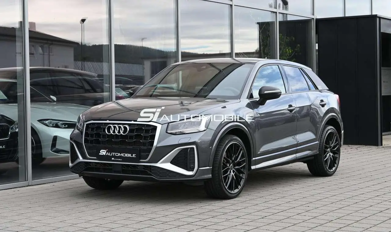 Photo 1 : Audi Q2 2023 Petrol