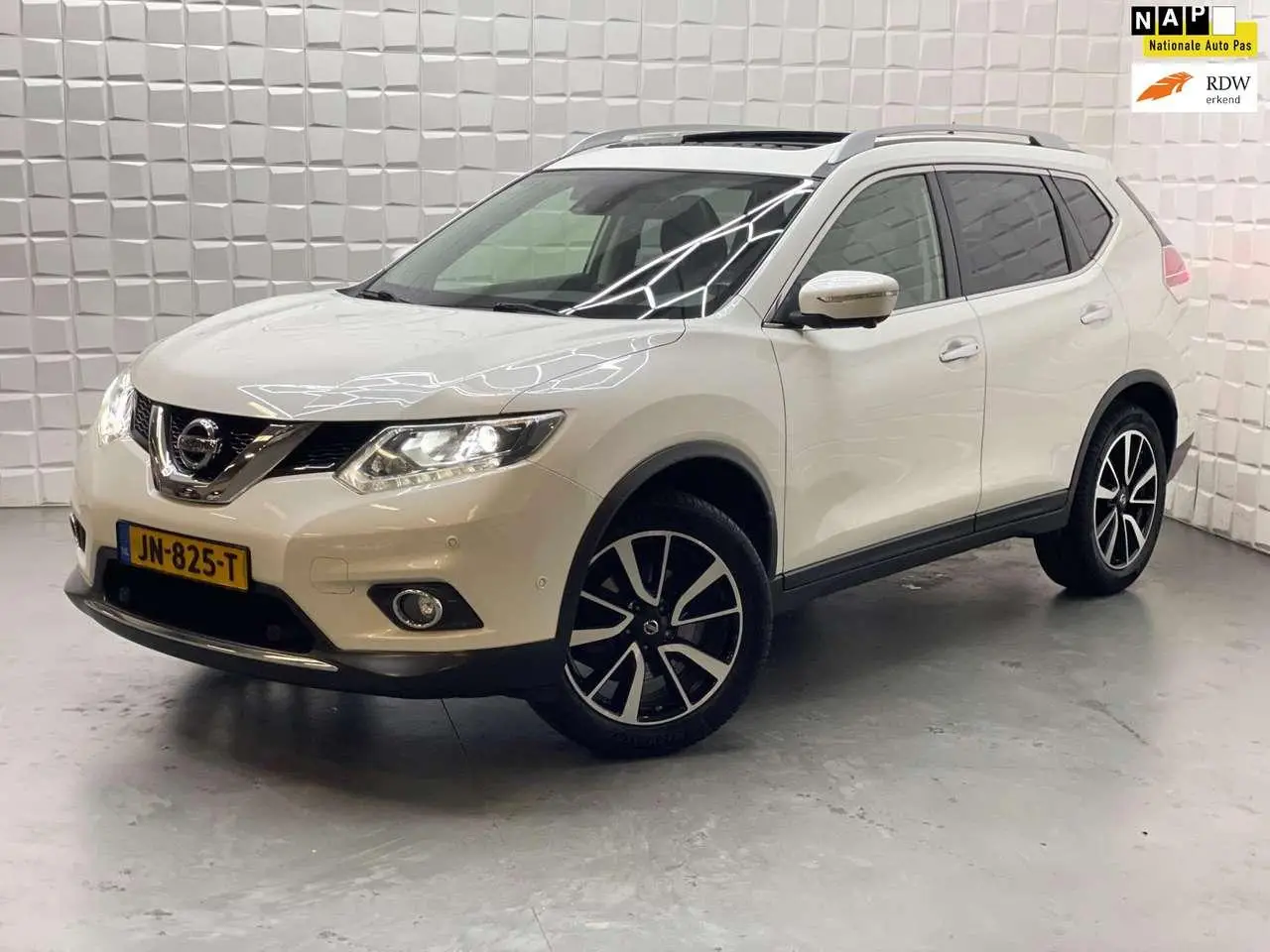 Photo 1 : Nissan X-trail 2016 Essence