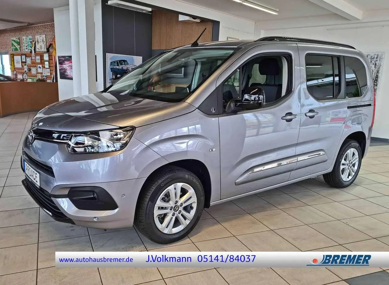 Photo 1 : Toyota Proace 2024 Petrol