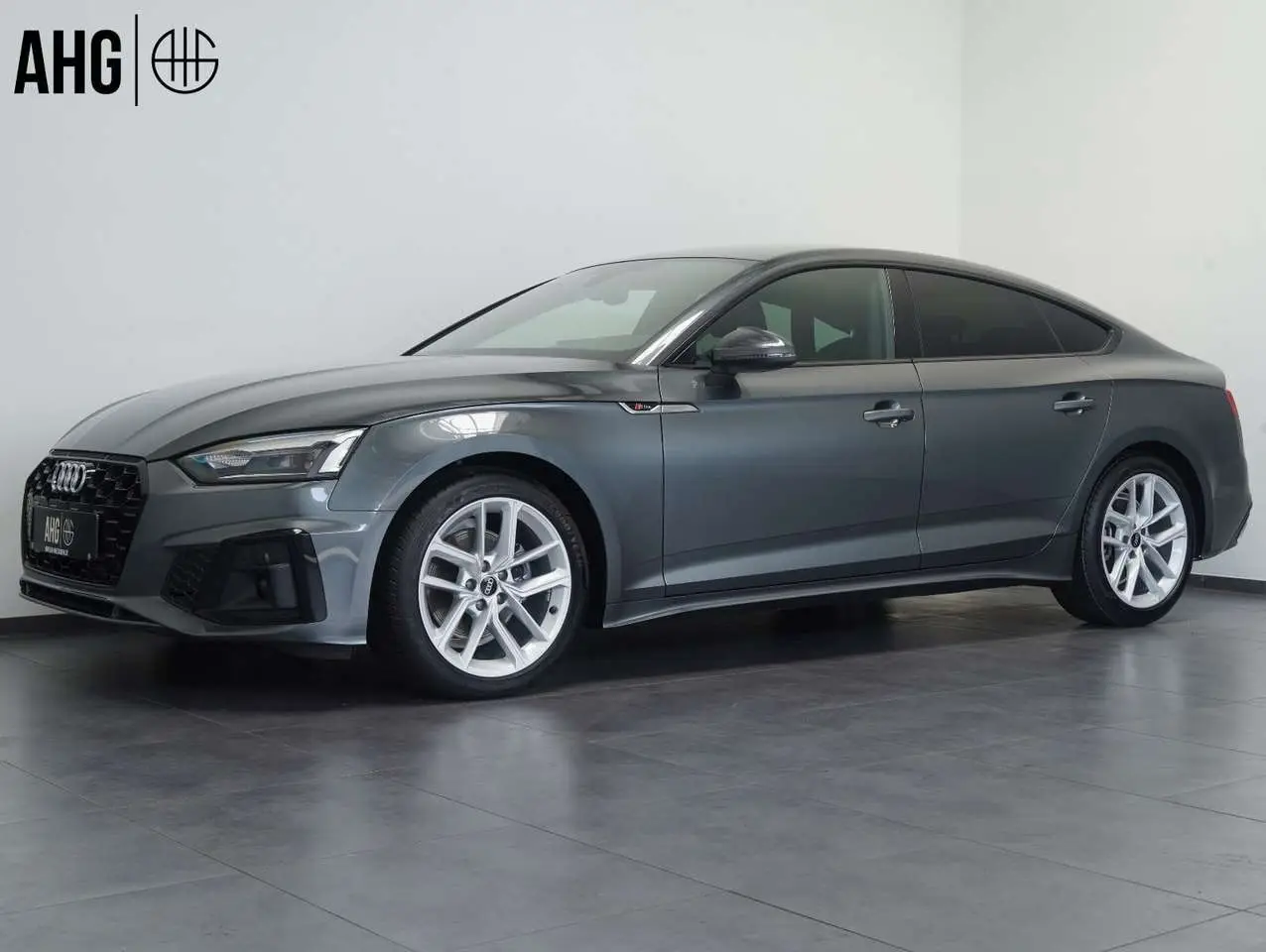 Photo 1 : Audi A5 2023 Essence