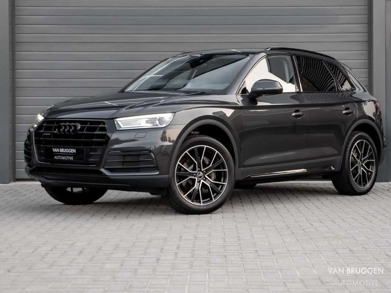 Photo 1 : Audi Q5 2018 Essence