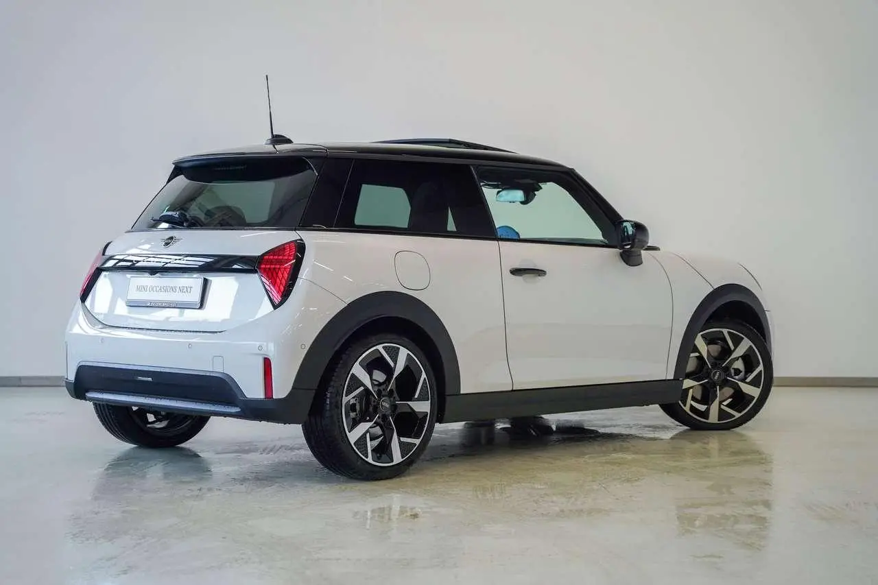 Photo 1 : Mini Cooper 2024 Essence