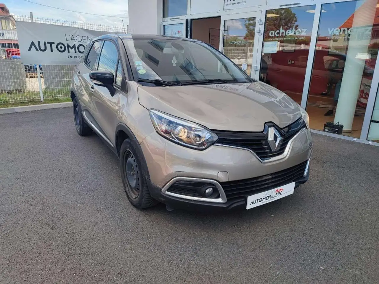 Photo 1 : Renault Captur 2016 Diesel