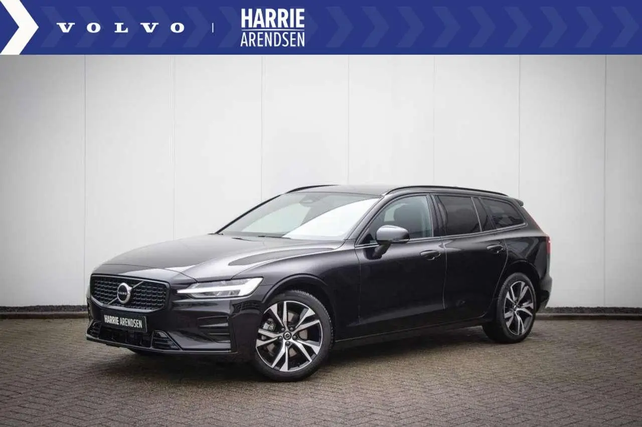 Photo 1 : Volvo V60 2023 Essence