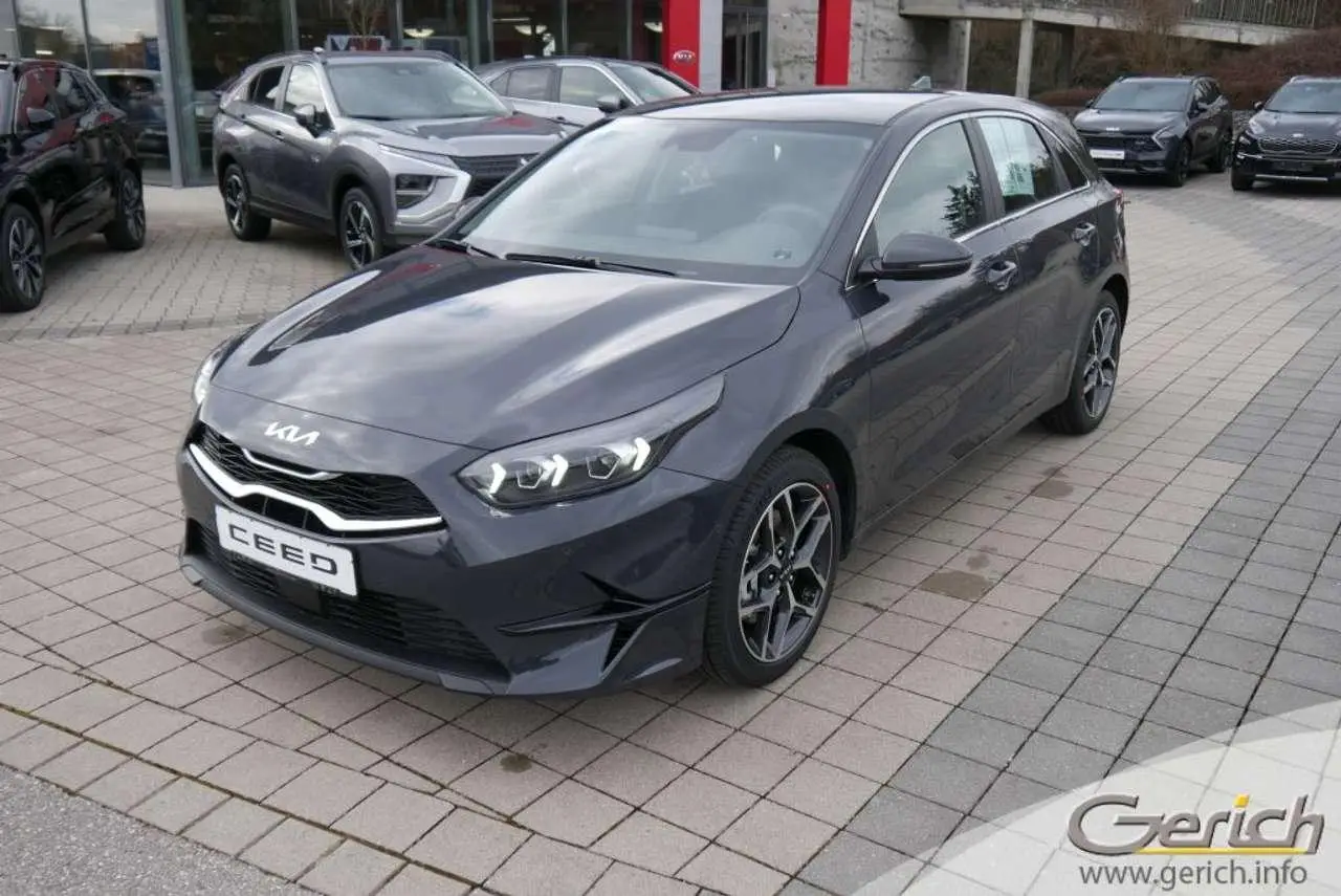 Photo 1 : Kia Ceed 2023 Essence