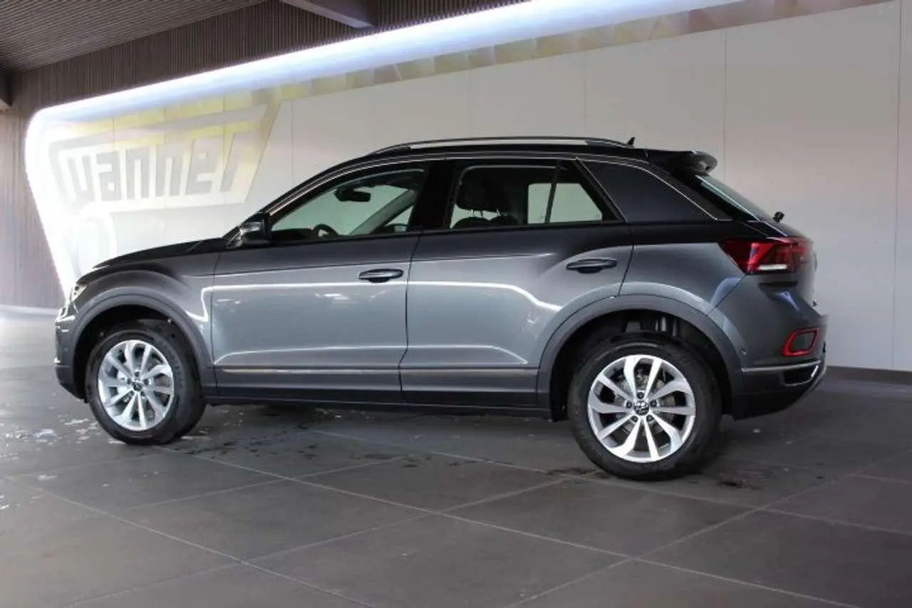 Photo 1 : Volkswagen T-roc 2024 Essence