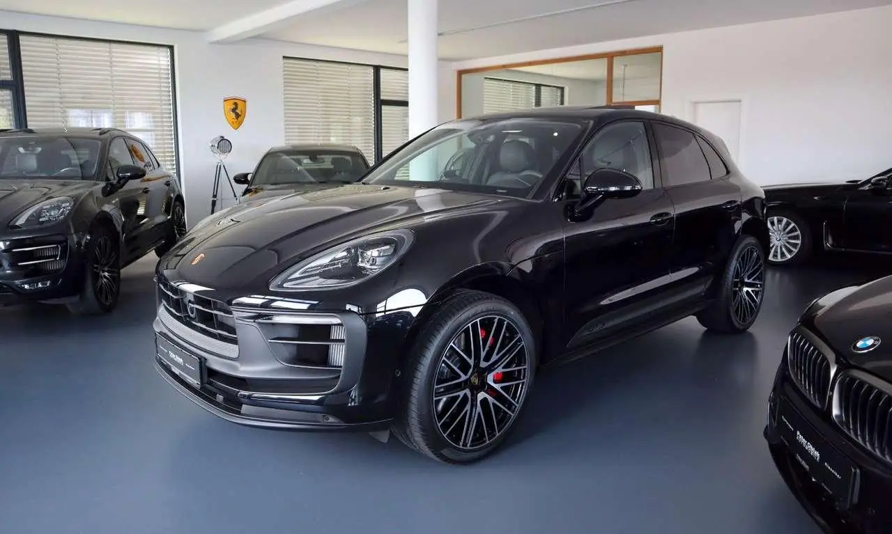 Photo 1 : Porsche Macan 2024 Essence