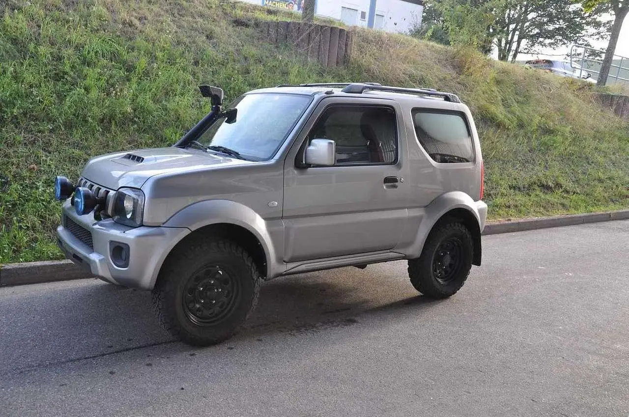 Photo 1 : Suzuki Jimny 2015 Petrol