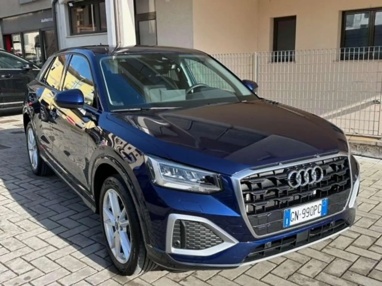 Photo 1 : Audi Q2 2023 Petrol