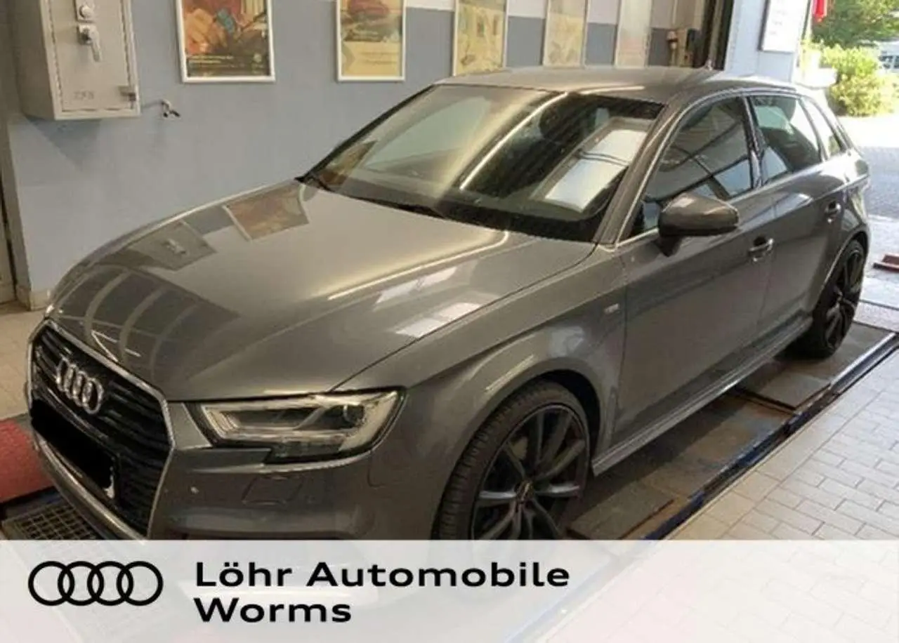 Photo 1 : Audi A3 2018 Petrol