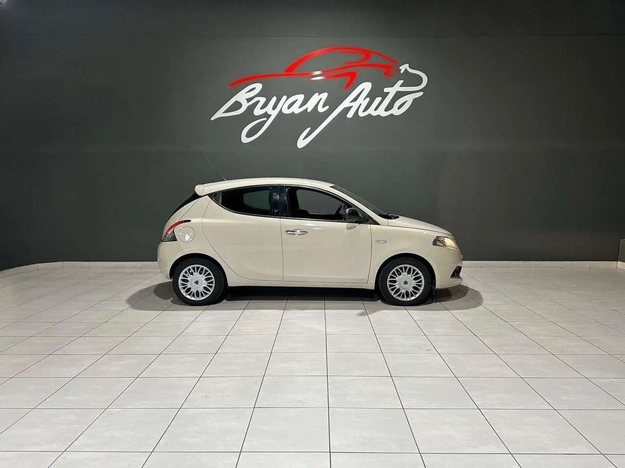 Photo 1 : Lancia Ypsilon 2017 Essence