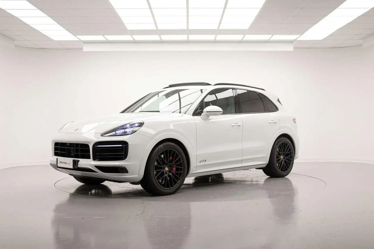 Photo 1 : Porsche Cayenne 2021 Essence