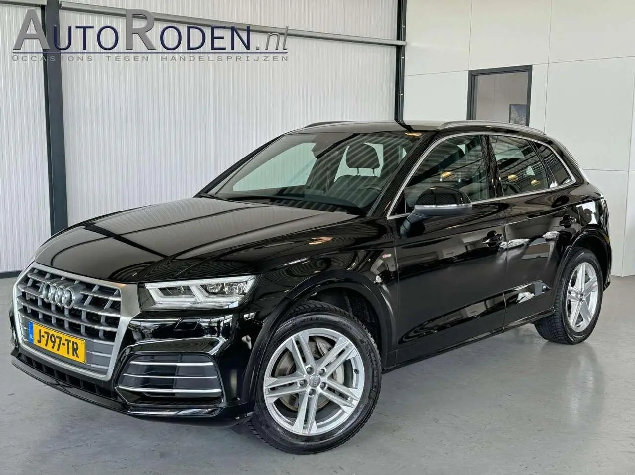 Photo 1 : Audi Q5 2020 Hybride