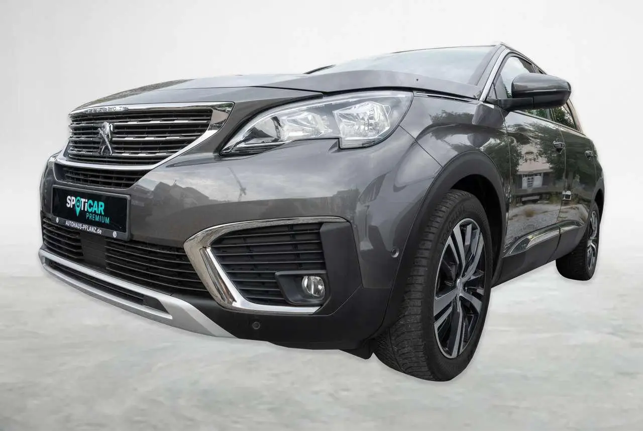 Photo 1 : Peugeot 5008 2020 Essence